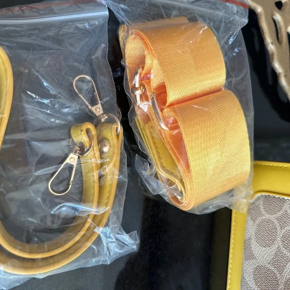 Chic Yellow Canvas Shoulder/Cross Body with Gold Hardware & Bonus Straps BNWT - Picture 13 of 17